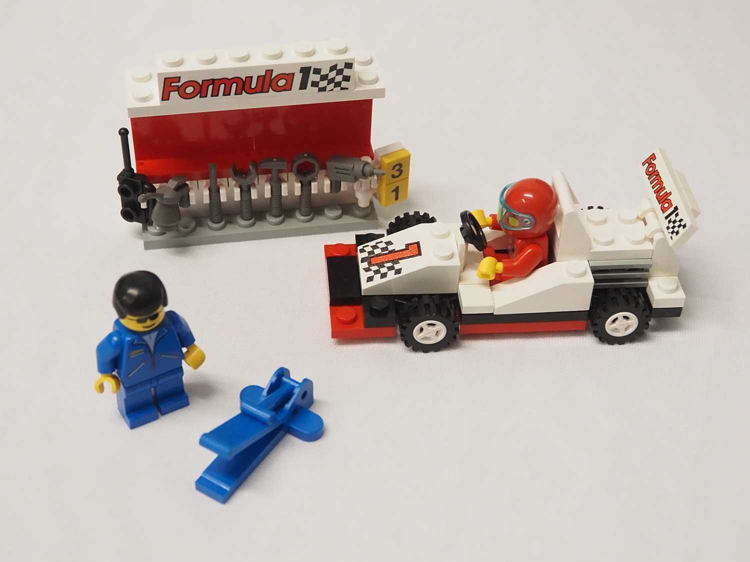 LEGO - CLASSIC TOWN #6484 F1 Hauler - 9V Electric System, appears complete with instructions, - Image 2 of 5