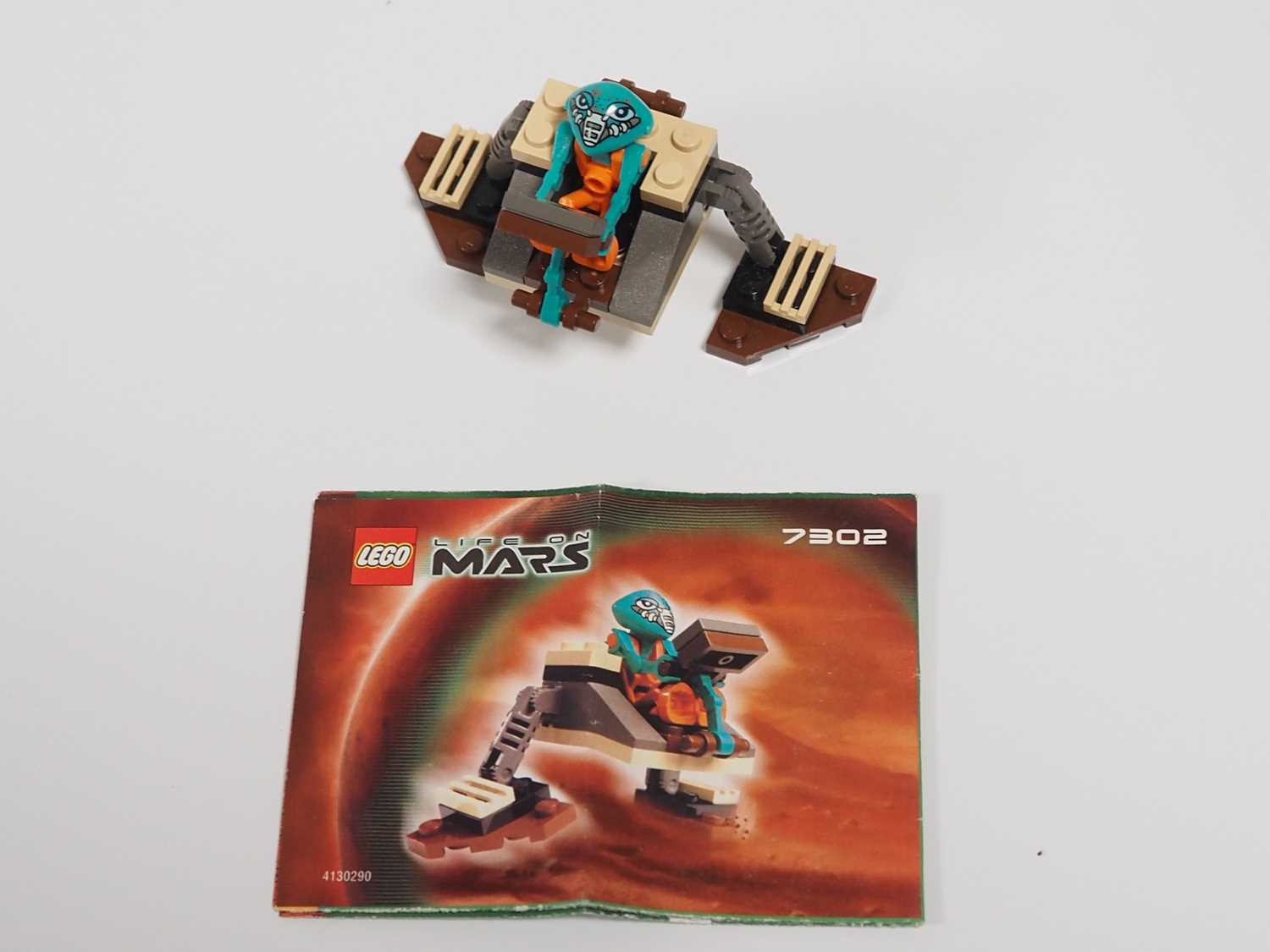 LEGO - SPACE - A group of three Life On Mars sets comprising #7302 Worker Robot and #7312 T3 Trike - Image 2 of 4