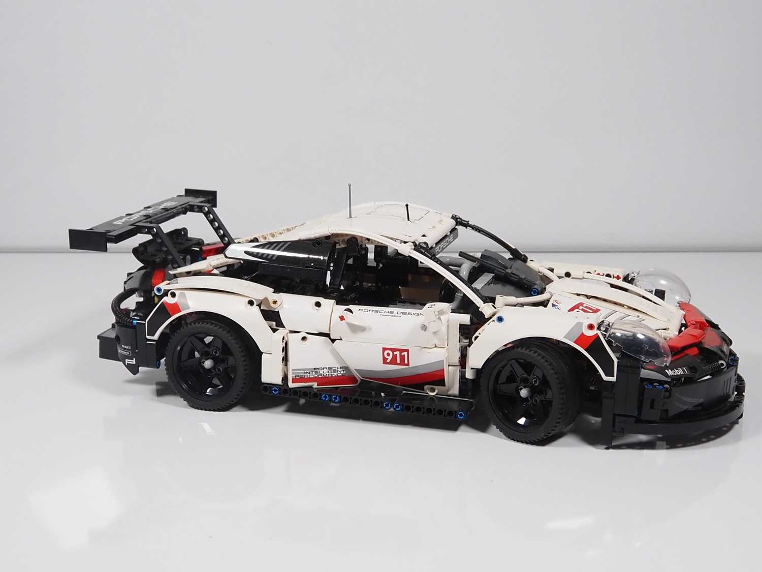 LEGO - TECHNIC #42096 Porsche 911 RSR - Appears complete, with instructions and small container of - Bild 5 aus 8