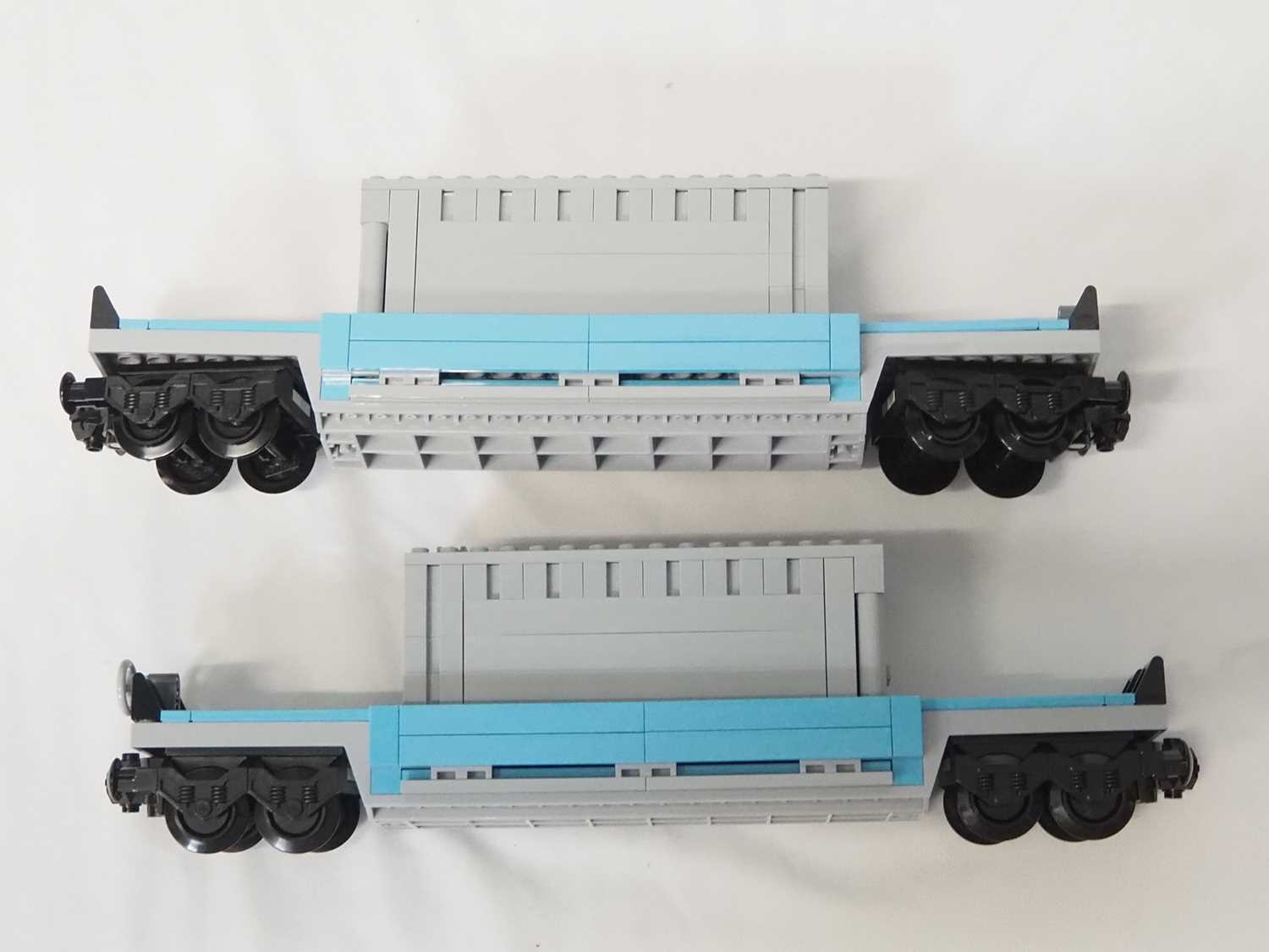 LEGO - TRAIN #10219 RC Train - Maersk Container Train - appears complete, no instructions, boxed - Image 7 of 7