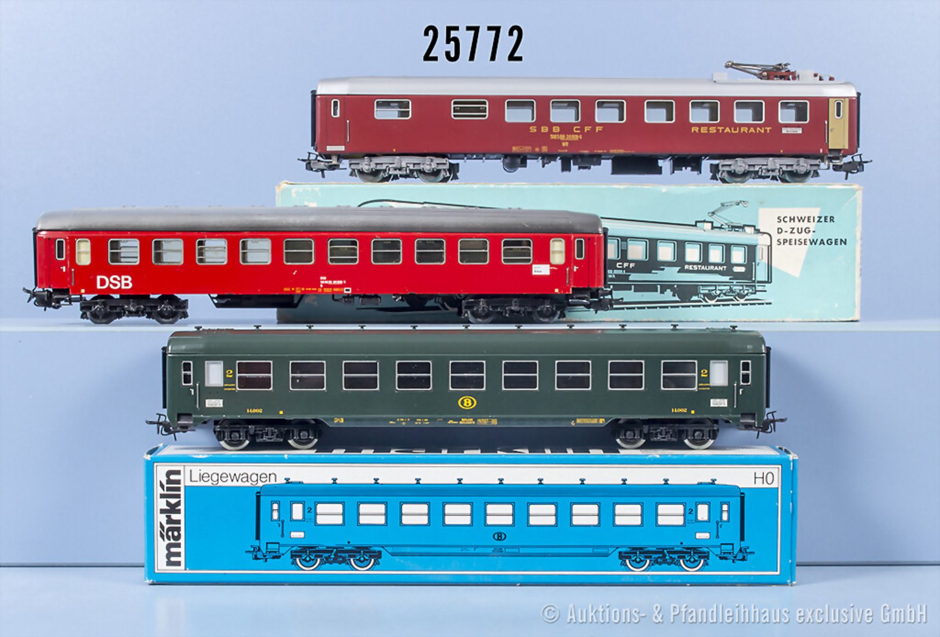 3 Märklin H0 D-Zug-Wagen, dabei 4045, 4068 und 4069, Z 1-2, 2 x in ...