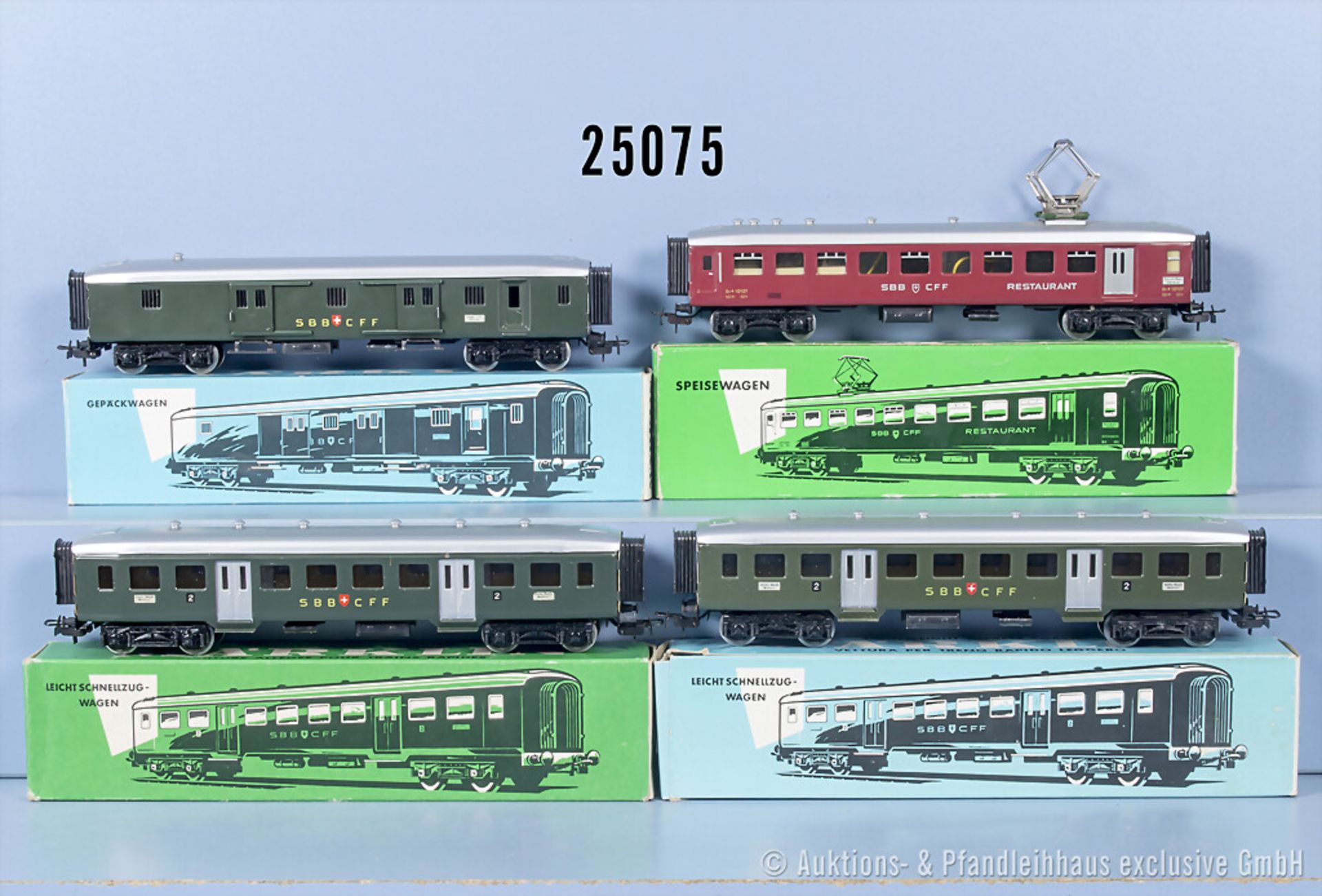 4 Märklin H0 D-Zug-Wagen, dabei 4017 Typ 8, 4035 und 2 x 4038, Z 1 in ...