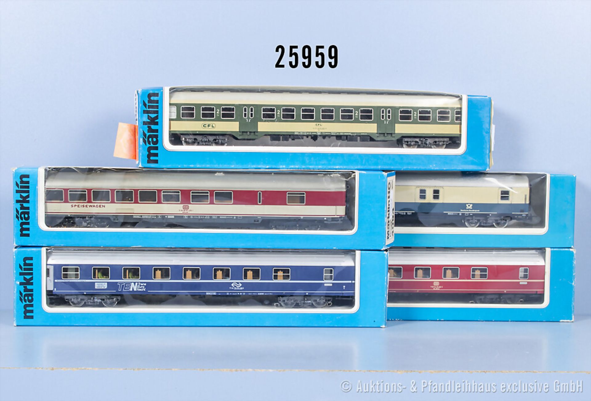 5 Märklin H0 D-Zug Wagen, dabei 4094, 4095, 4127, 4151 und 1 Postwagen, Z 1-2, 4 x in ...