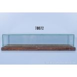 ACHTUNG! Nur an Selbstabholer: H0 Echtglas-Vitrine mit Holzsockel, Maße 46,5 x 17,5 x ...