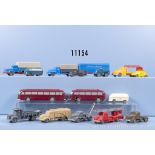 16 H0 Modellfahrzeuge, Lkw, Busse, Einsatzfahrzeuge usw., dabei 273/1, 257/4, 228/1A, ...