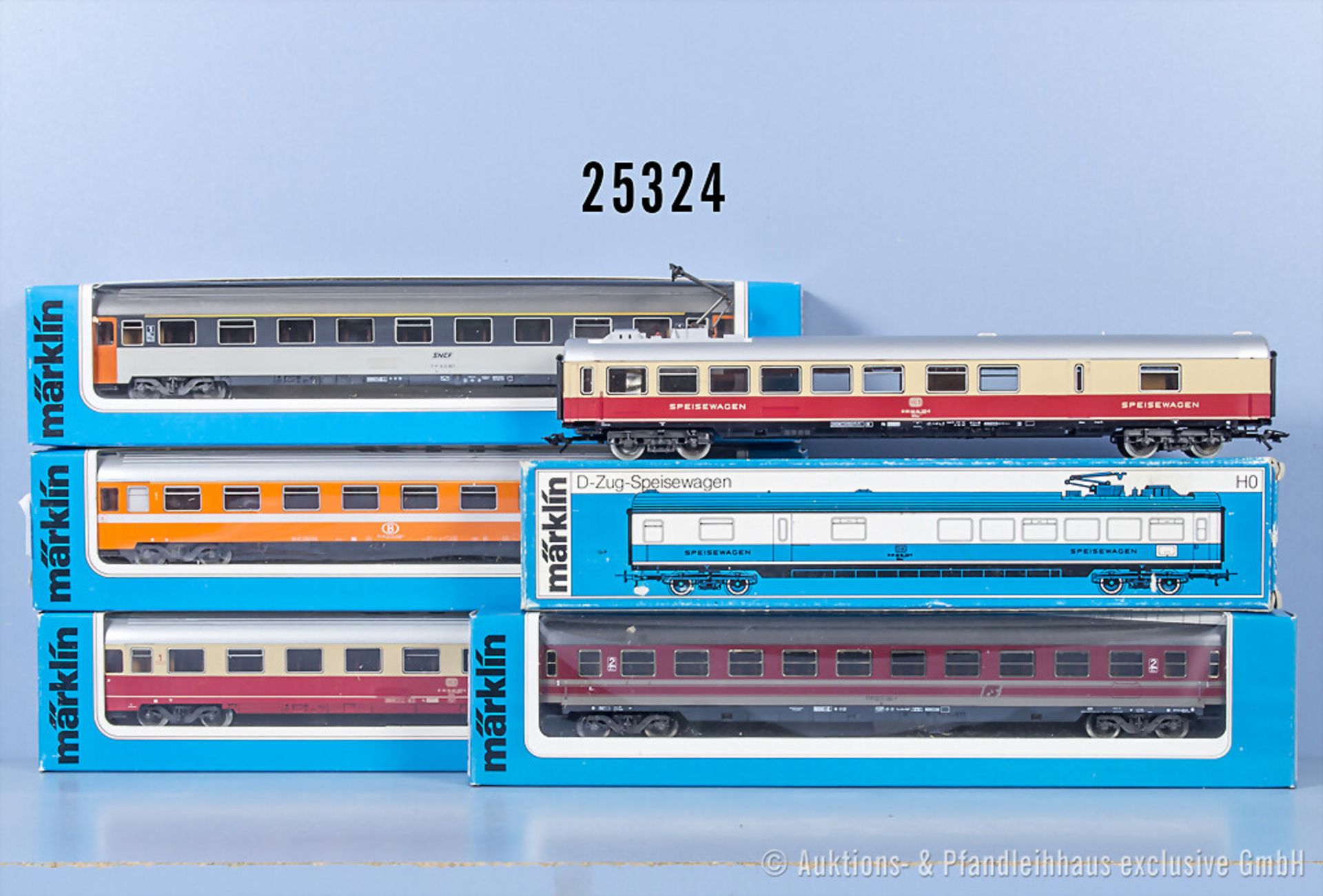 5 Märklin H0 D-Zug Wagen, dabei 4147, 4148, 4153, 4161 und 4189, Z 1-2, in ...