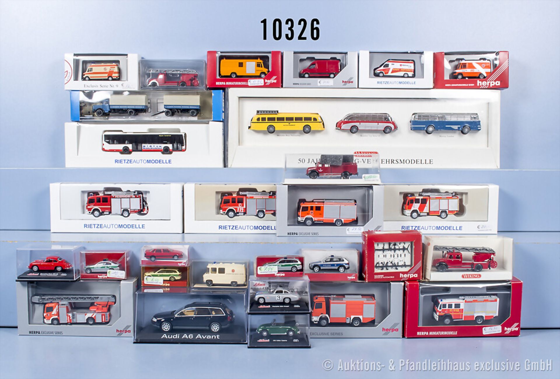 27 Modellfahrzeuge und 1 Setpackung, überwiegend Einsatzfahrzeuge und Busse, Herpa, ...
