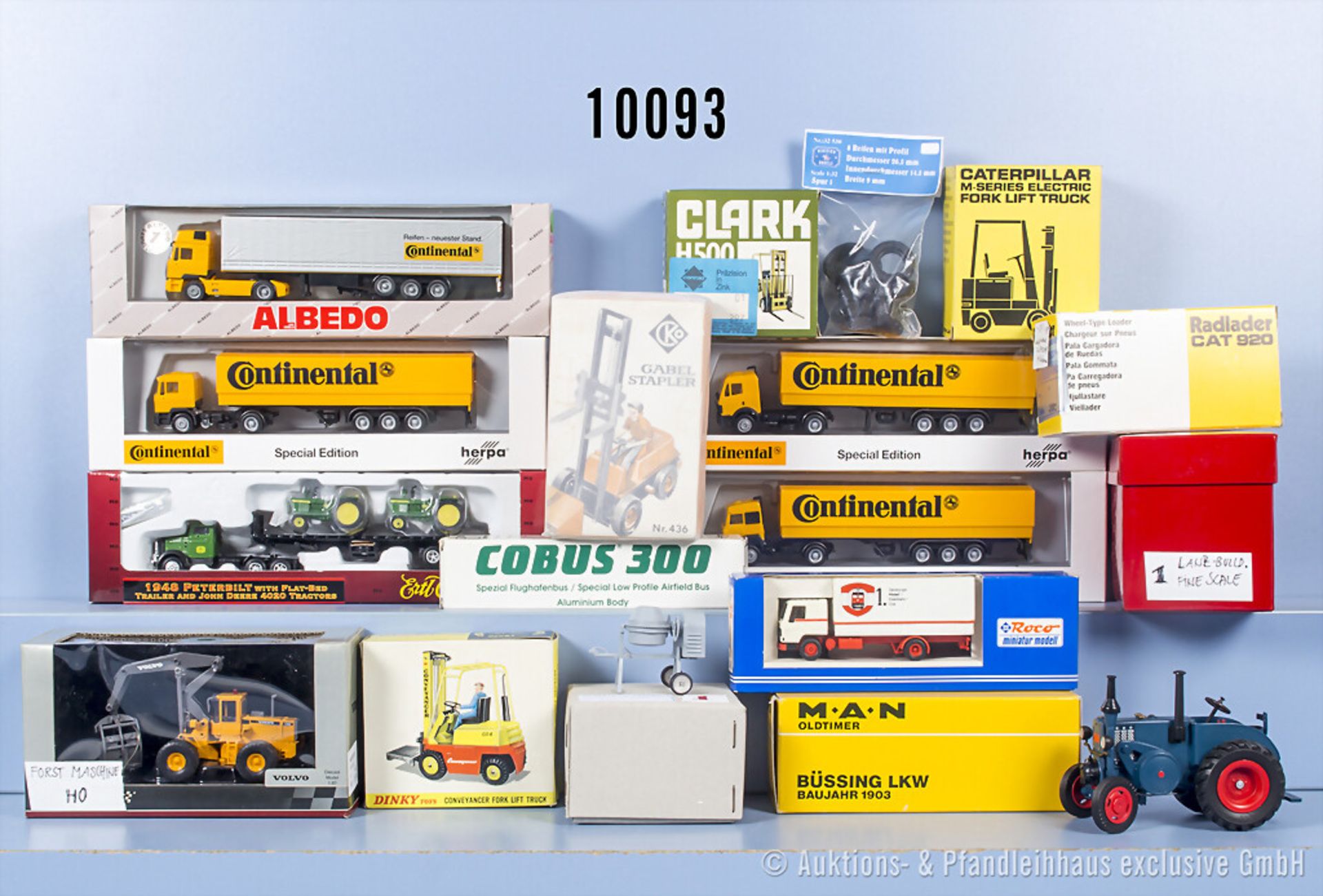16 Modellautos und 1 Setpackung mit Reifen, Metall/Kunststoff, u.a. Dinky Toys, ...