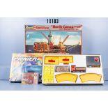 Revell 8803, Shell/Esso "North Cormorant" Off Shore Platform 1:200 und Faller 3201 ...