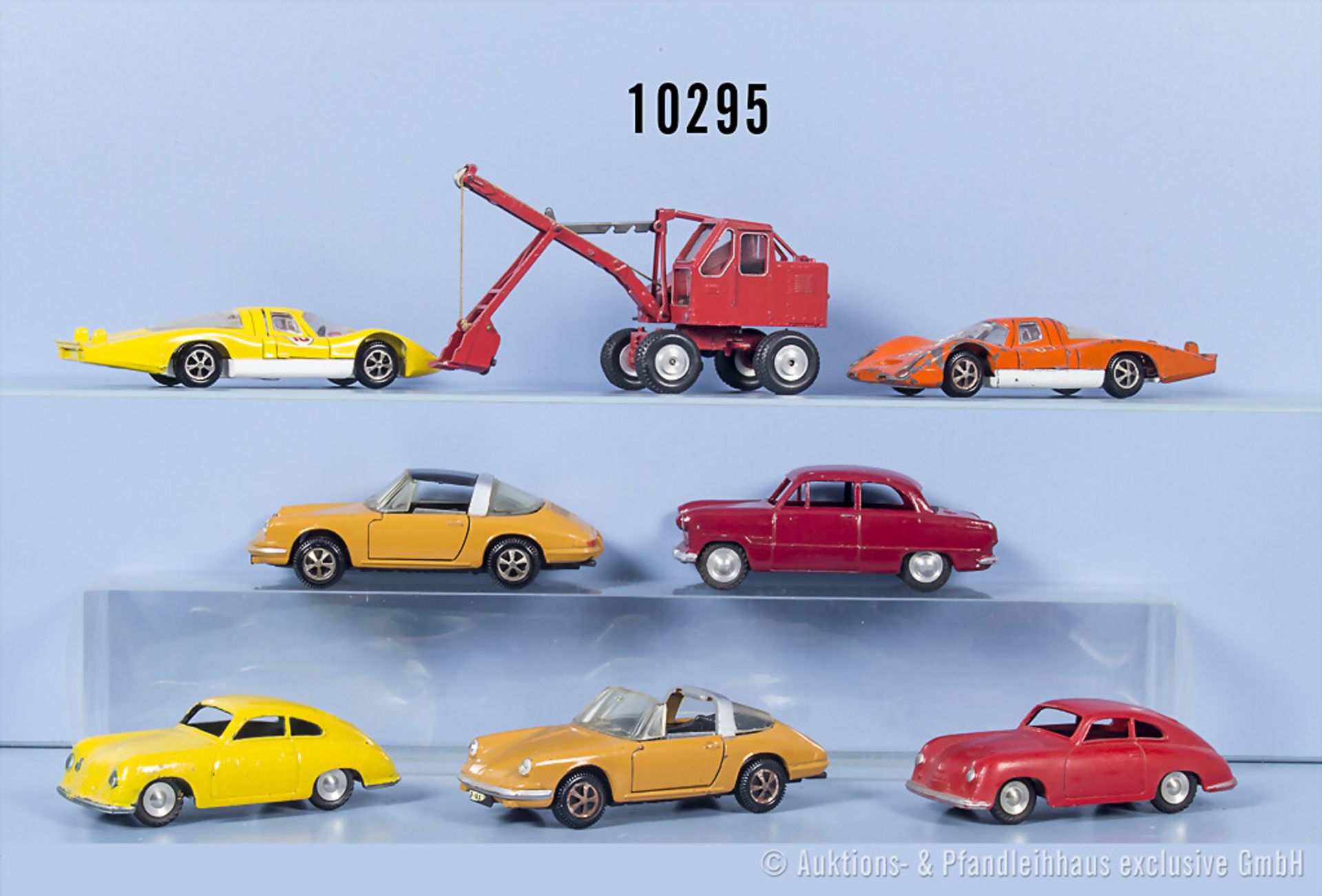 8 Märklin Modellfahrzeuge, dabei 8035, Porsche 907, 5524/4 Ford Taunus 15M usw., ...