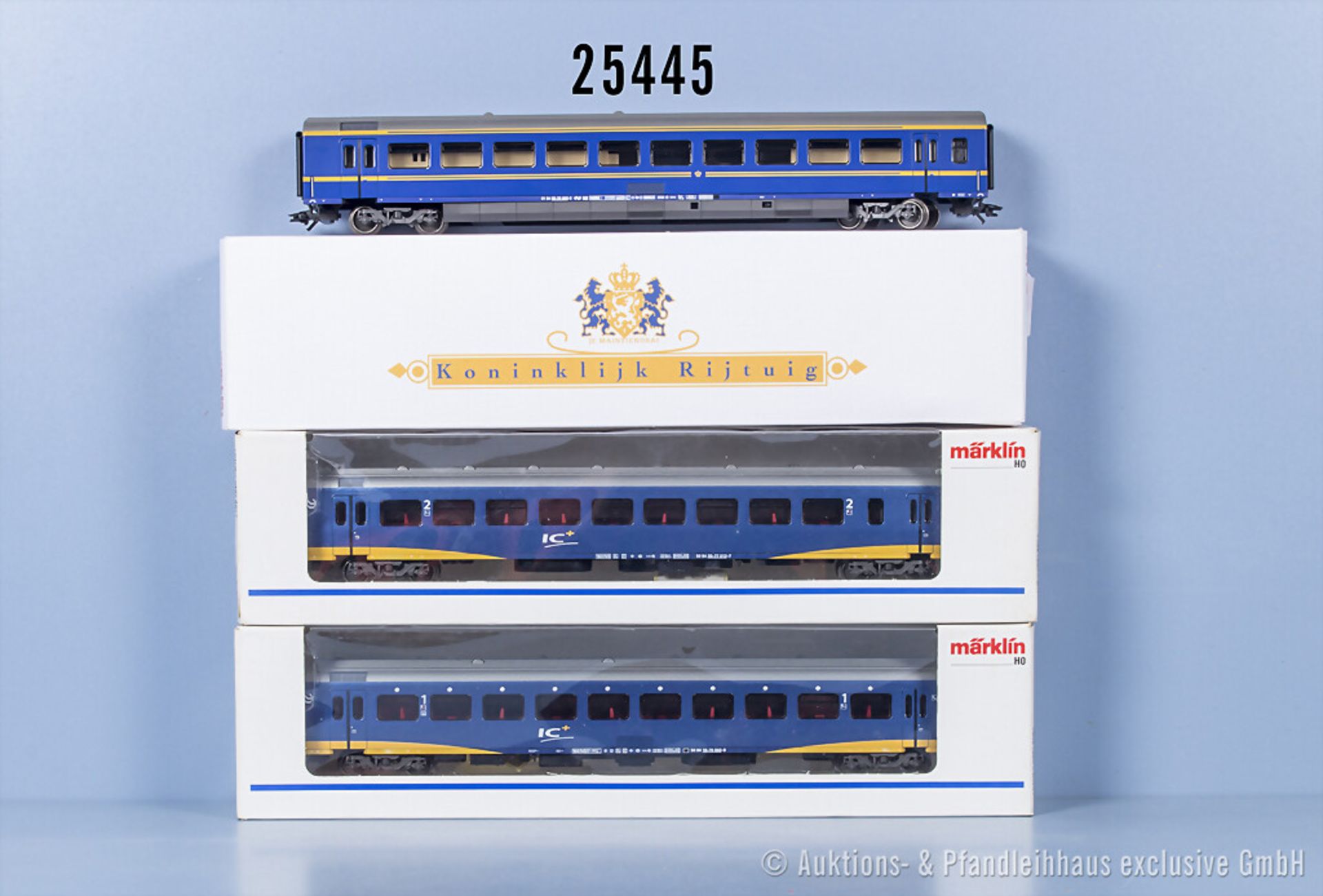 3 Märklin H0 D-Zug-Wagen, dabei 4362, 42641 und 42642, Z 1-2, in ...