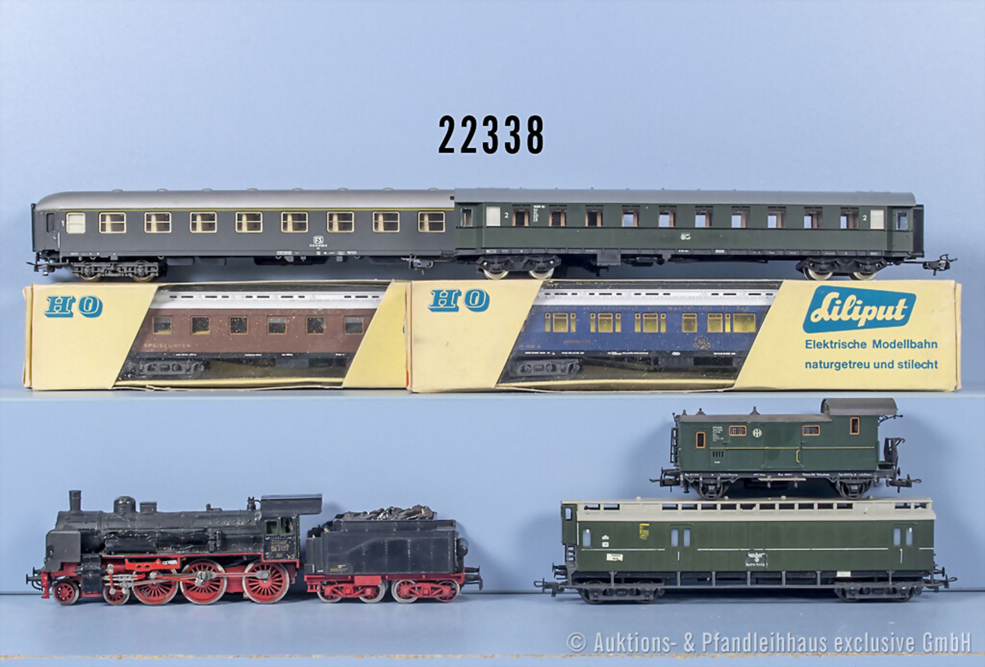 Liliput H0 D-Zug, dabei Schlepptenderlok der DRG, BN 38 2133 und 6 Wagen, Z 1-3, 2 x in ...