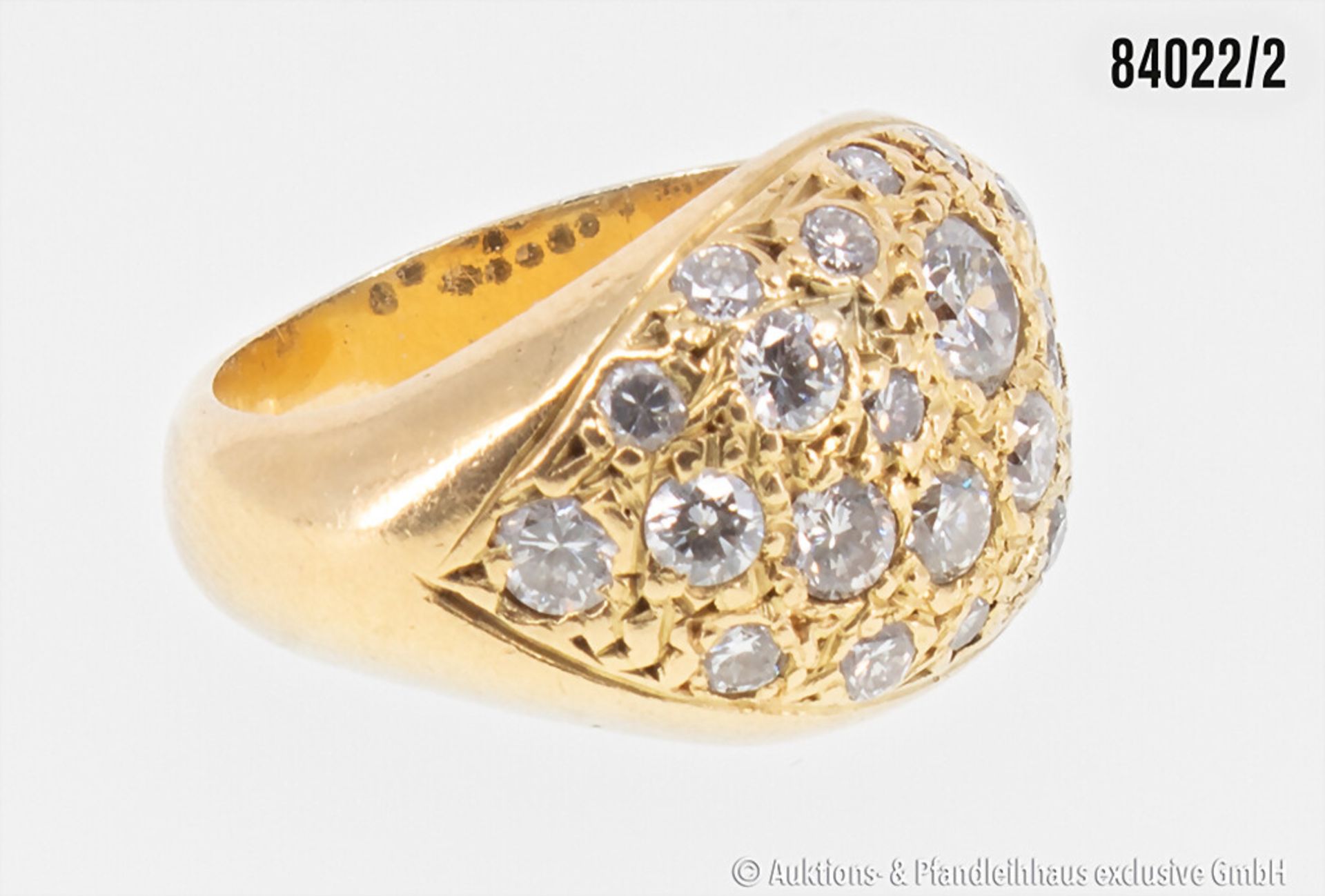 Ring, 750er Gelbgold, mit Brillanten besetzt, zus. ca. 1,50 ct., Ringgröße ca. 48, ... - Bild 2 aus 2