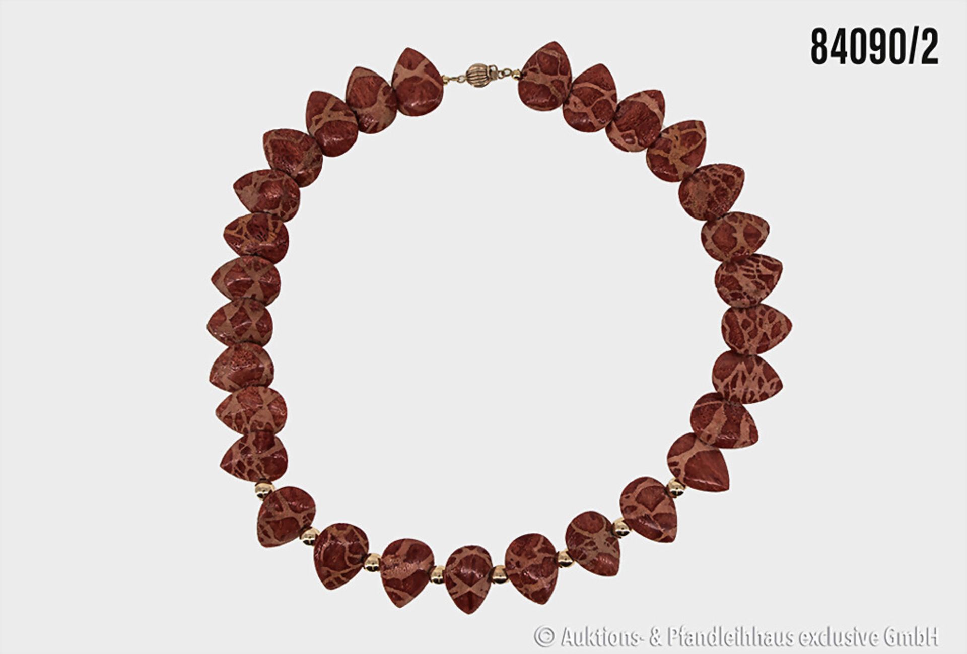 Halskette, mit flachen Schaumkorallen, B je Koralle ca. 21 mm, in der Mitte mit 8 ... - Image 2 of 2