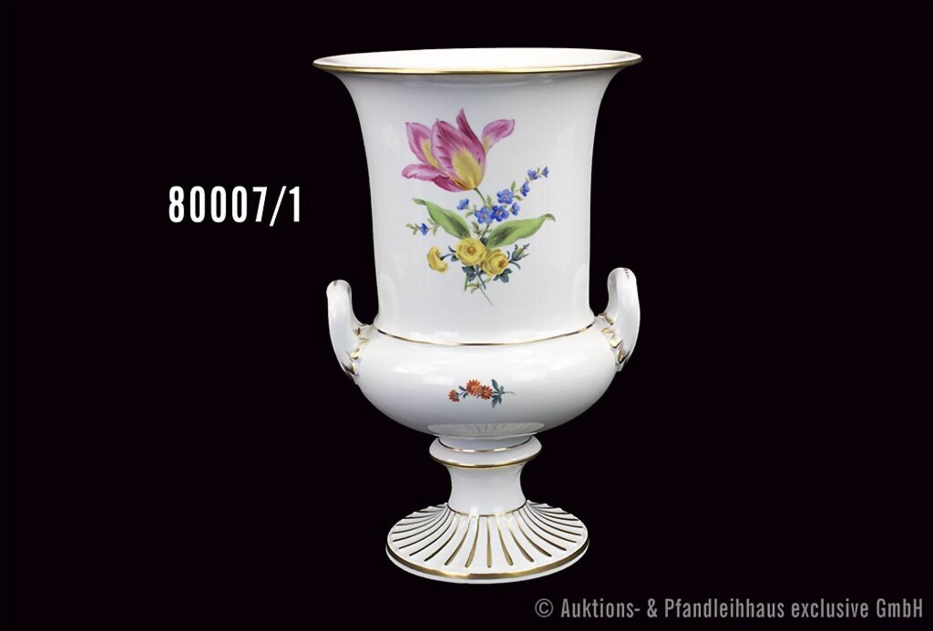 Meissen Amphorenvase, Porzellan, polychrome Blumenmalerei, Goldstaffage, H ca. 28 cm, ...