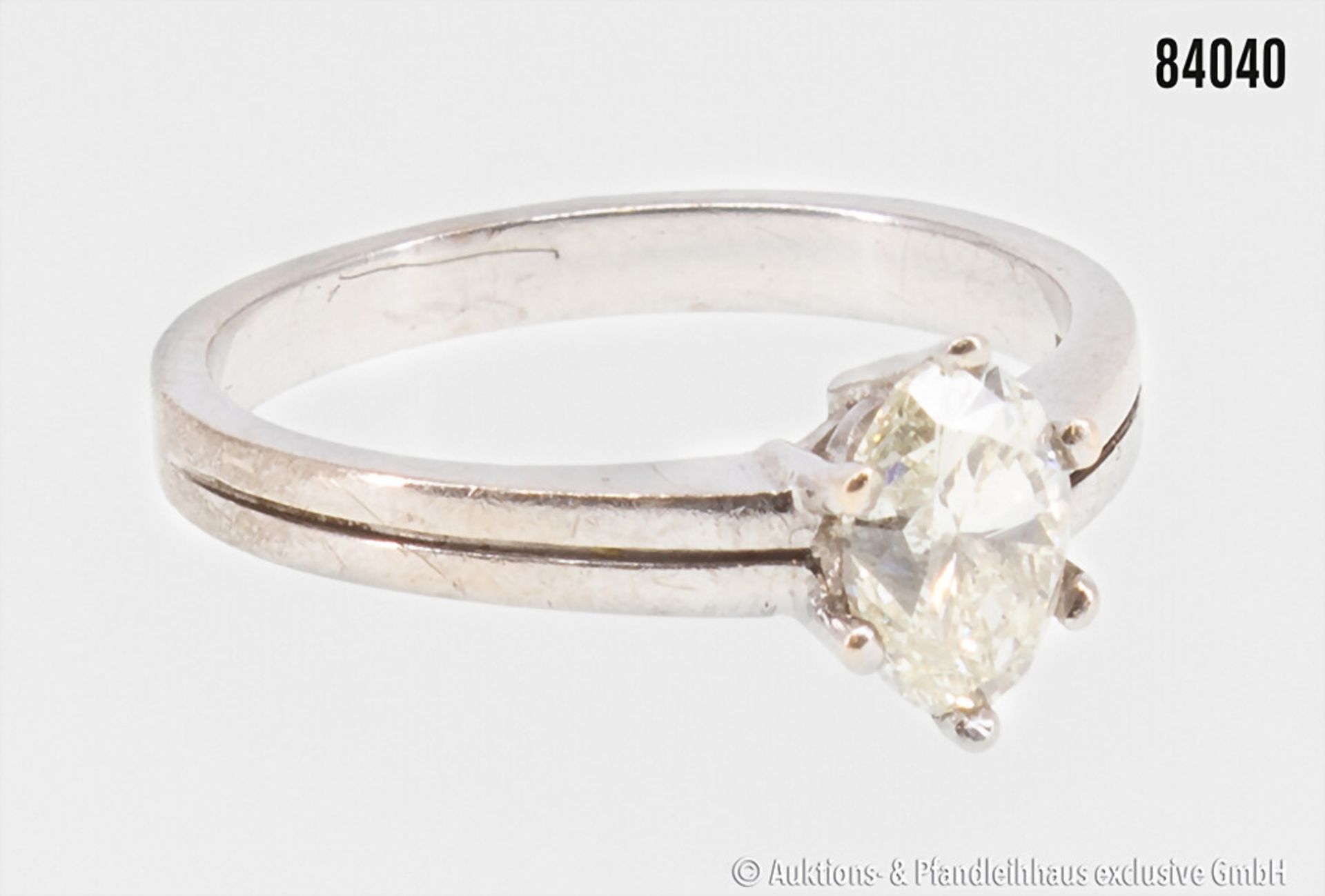 Ring, 750 Weißgold, mit einem Diamanten in Ovalschliff, ca. 0,75 ct., VS 2, getönt ...