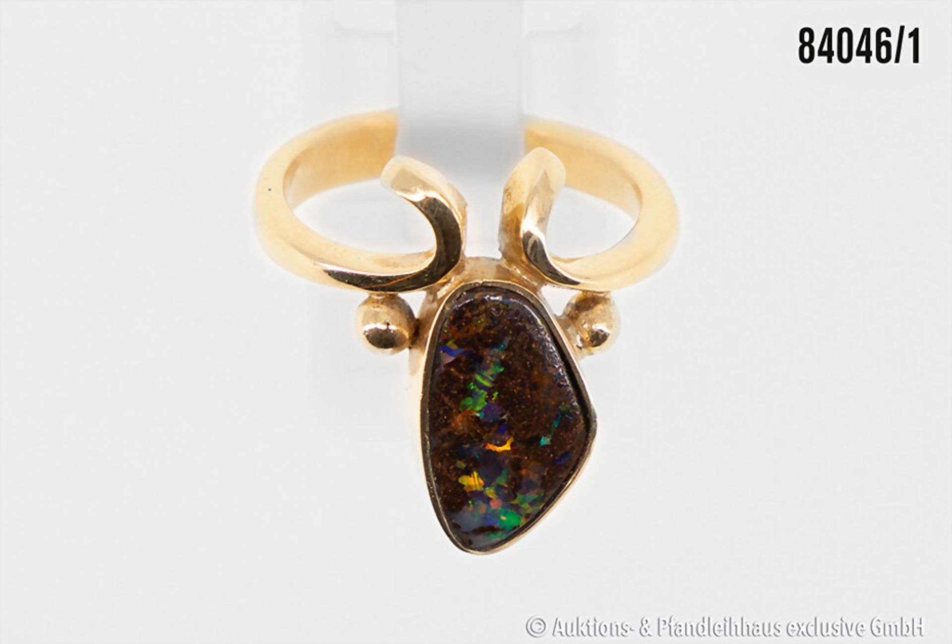 Ring, 585 Gelbgold, mit einem Boulder-Opal-Cabochon, ca. 3,20 ct., 6,62 g, Ringgröße ...