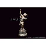 E. Plat (Bildhauer des 20. Jh.) Bronze, Tanzender Knabe, seitlich auf der Plinthe ...