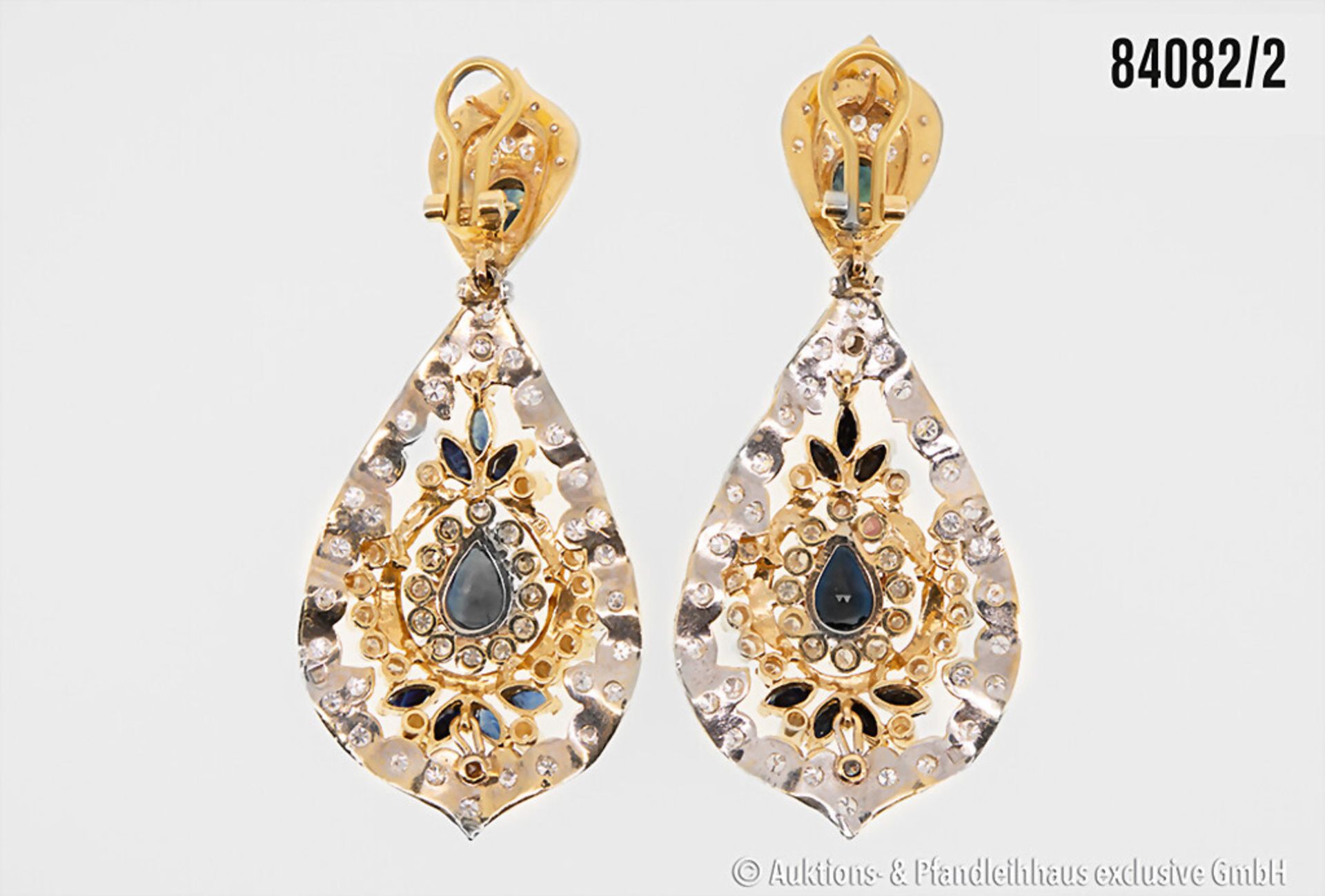 Paar Ohrclips, 750er Gold, mit Diamanten, zus. ca. 3,0 ct., und Saphiren, zus. ca. 4,80 ... - Bild 2 aus 2