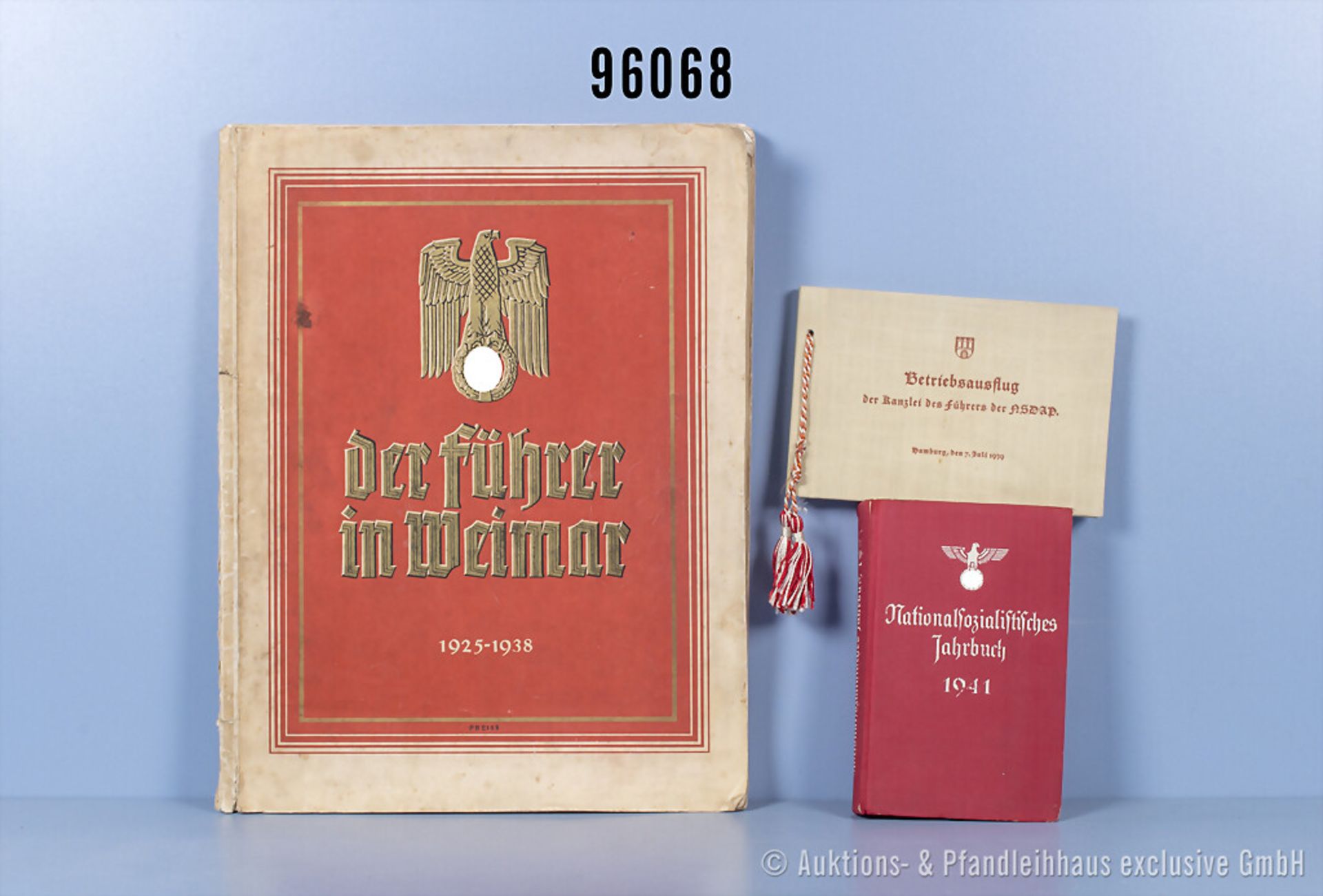 Konv. "Nationalsozialistisches Jahrbuch 1941", großformatige Broschüre "Der Führer in ...