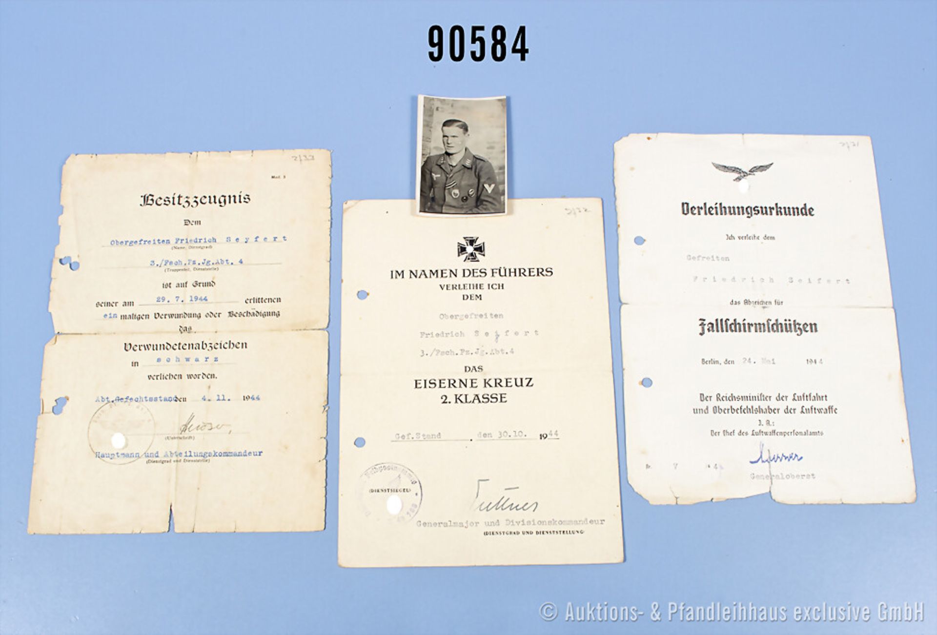 Dokumentennachlass eines Obergefreiten in der Fallschirm-Panzer-Jäger-Abteilung 4, ...