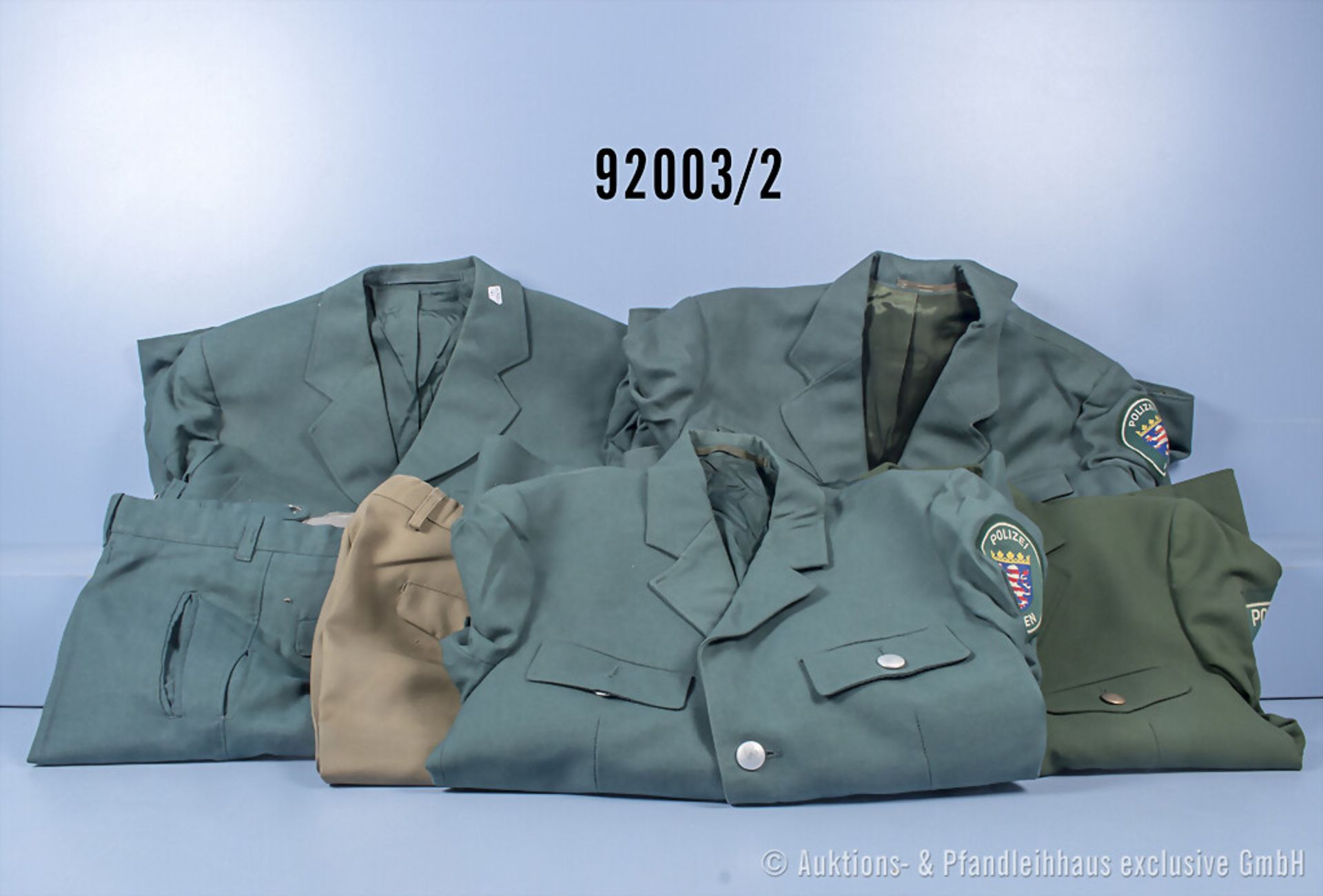 umfangreiches Konvolut Uniformen, NK, u.a. Polizei (BRD), Feuerwehr DDR, Hosen, Jacken, ... - Bild 2 aus 2