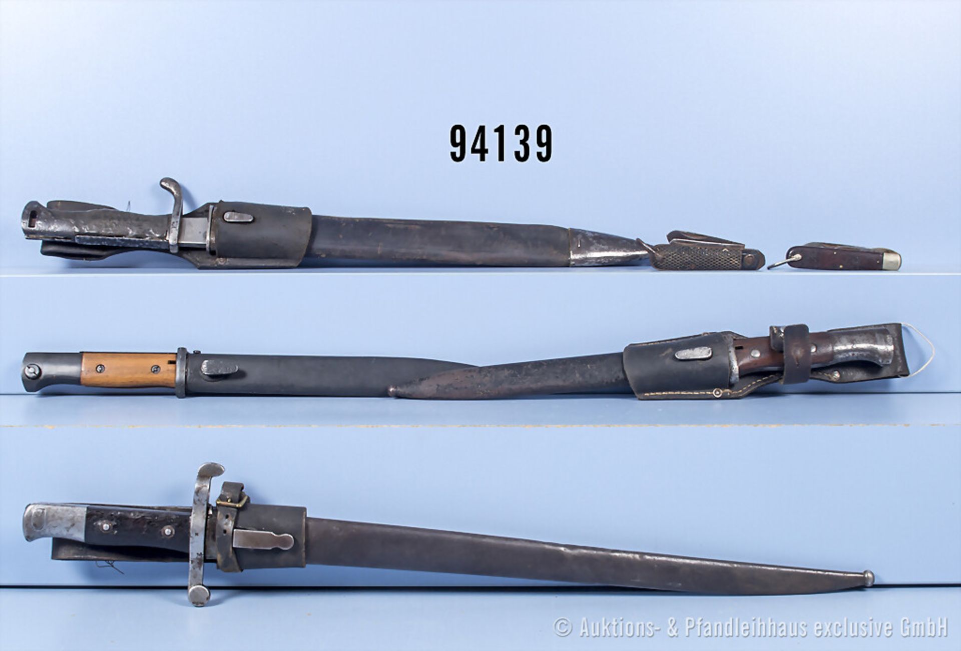 Konv. 2 Taschenmesser sowie 4 Bajonette, Seitengewehr 84/98 mit Sägerücken und ...