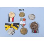 Konv. 6 verschiedene Medaillen mit Hitlermotiven, gemischter Zustand, siehe Anmerkung ...