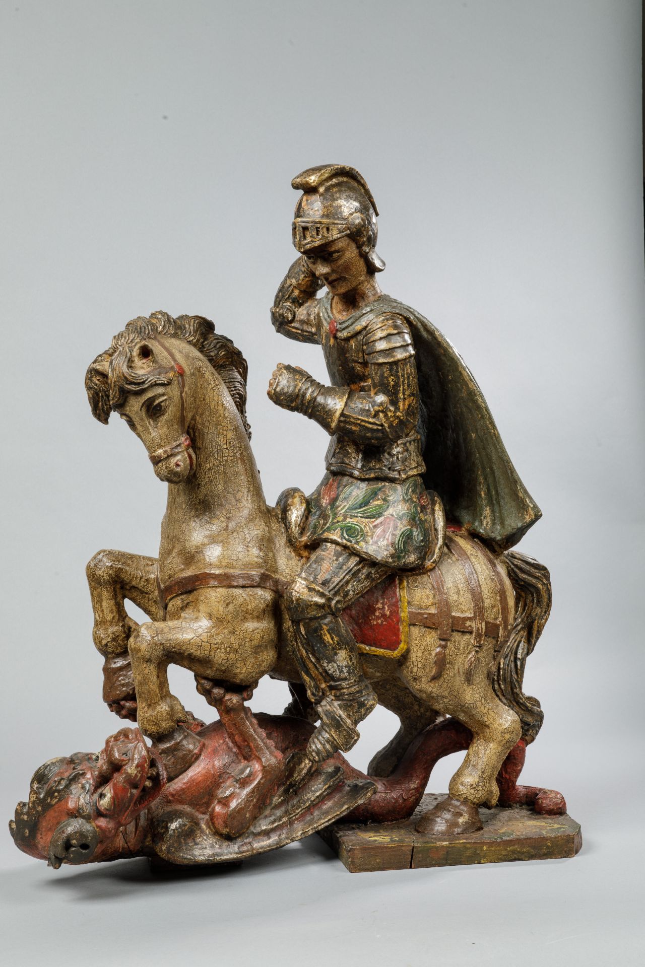 Saint Georges terrassant le dragon Bois de tilleul polychrome 16 ème siècle Peut être d'origine