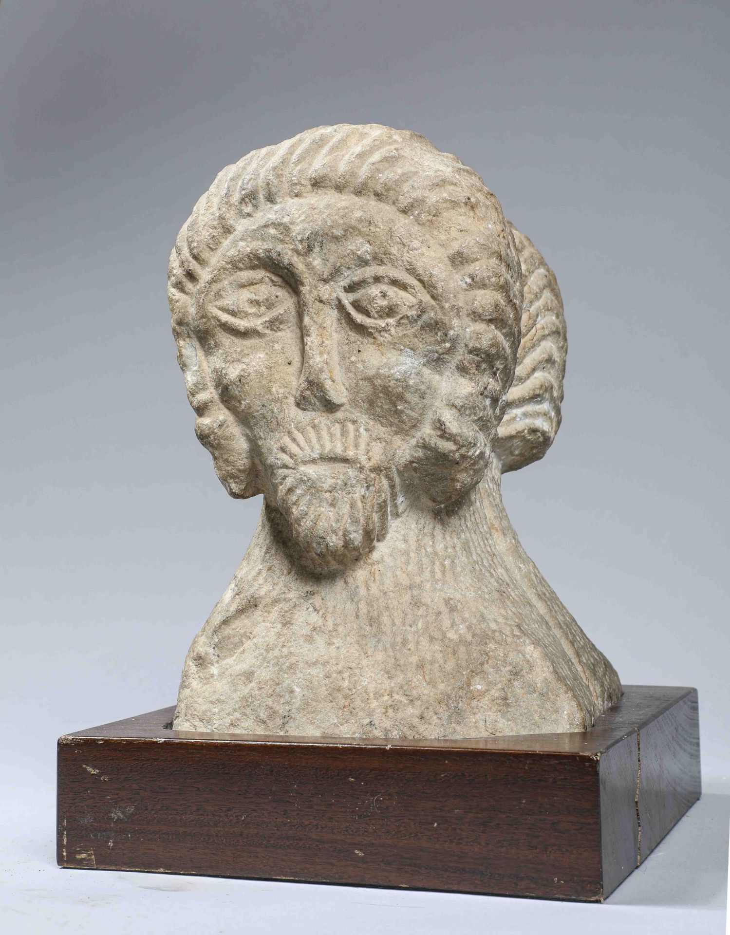 Buste Janus en pierre sculptée 13 à 14 eme siècle 26x19x19cm