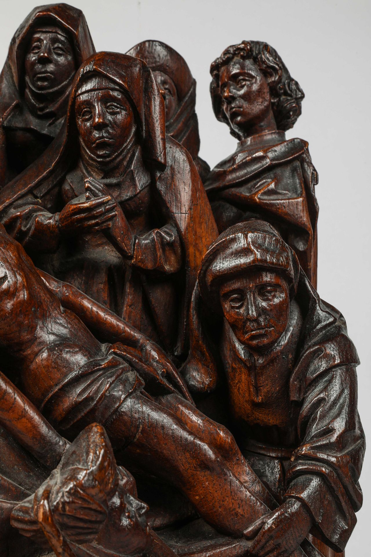La Descente de Croix , le corps du Christ détaché de la croix par ses proches, entouré de sept - Bild 5 aus 6