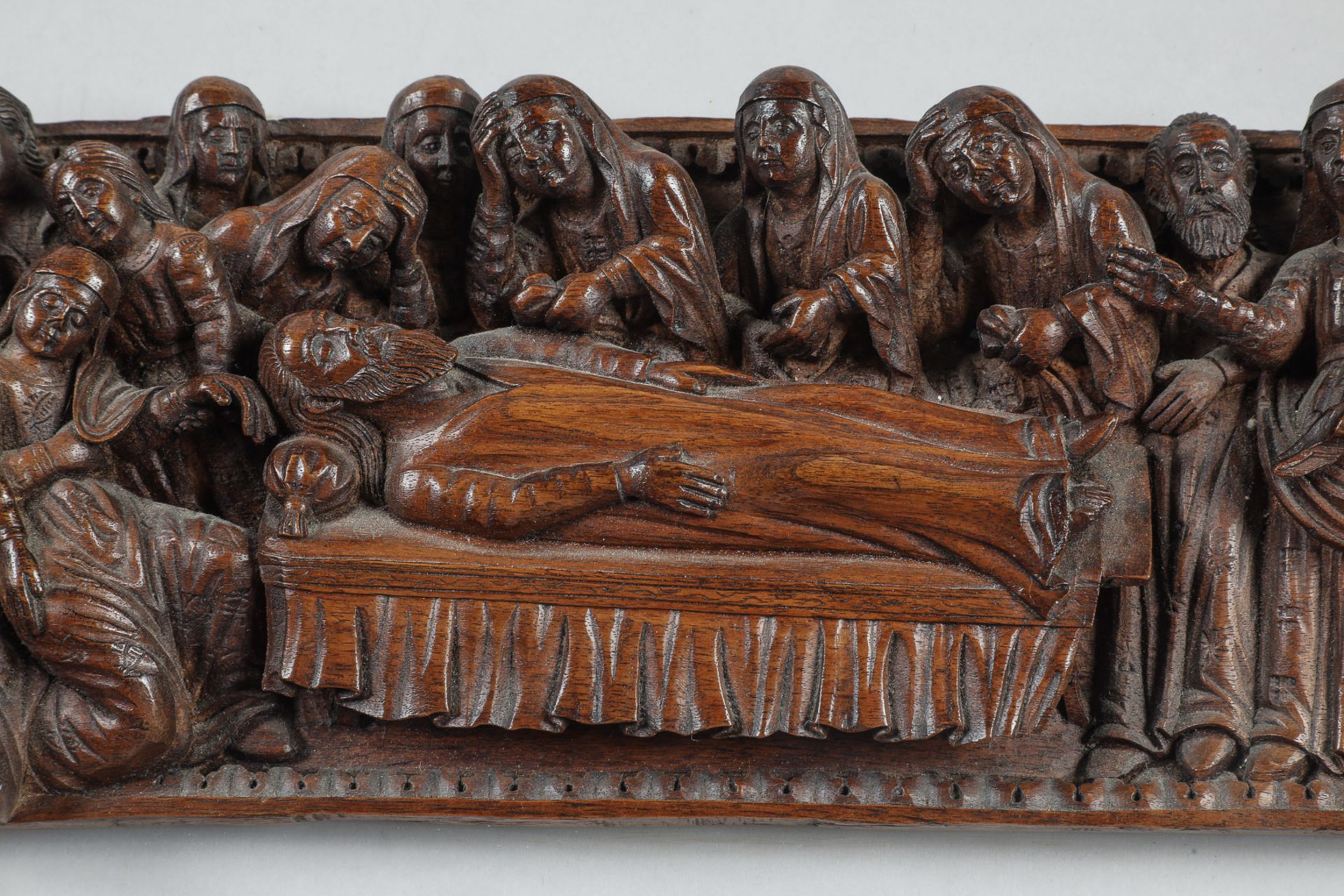 Panneau dormition d'un saint entouré de fidelesBois sculpté Fin 16 eme siècle 33 ,5cm x 13cm Parfait - Bild 2 aus 4