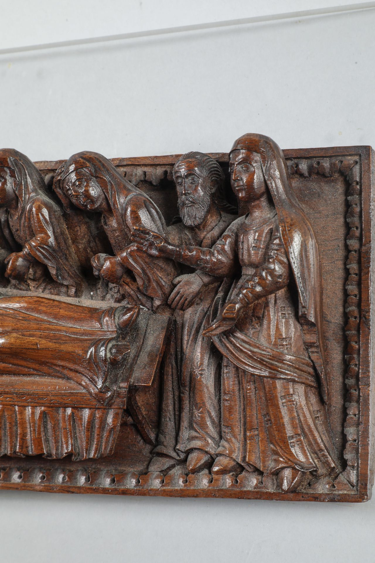 Panneau dormition d'un saint entouré de fidelesBois sculpté Fin 16 eme siècle 33 ,5cm x 13cm Parfait - Bild 4 aus 4