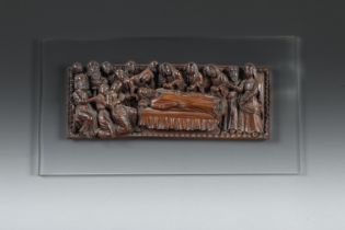Panneau dormition d'un saint entouré de fidelesBois sculpté Fin 16 eme siècle 33 ,5cm x 13cm Parfait