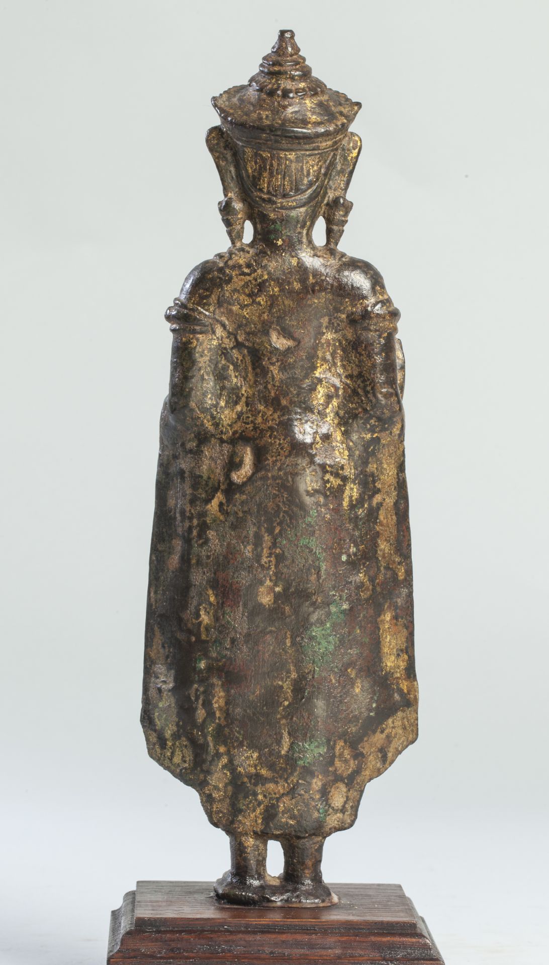 Buddha debout de la robe monastique à pans déployés ceinturé à la taille d'une large bande d'étoffe, - Bild 3 aus 3