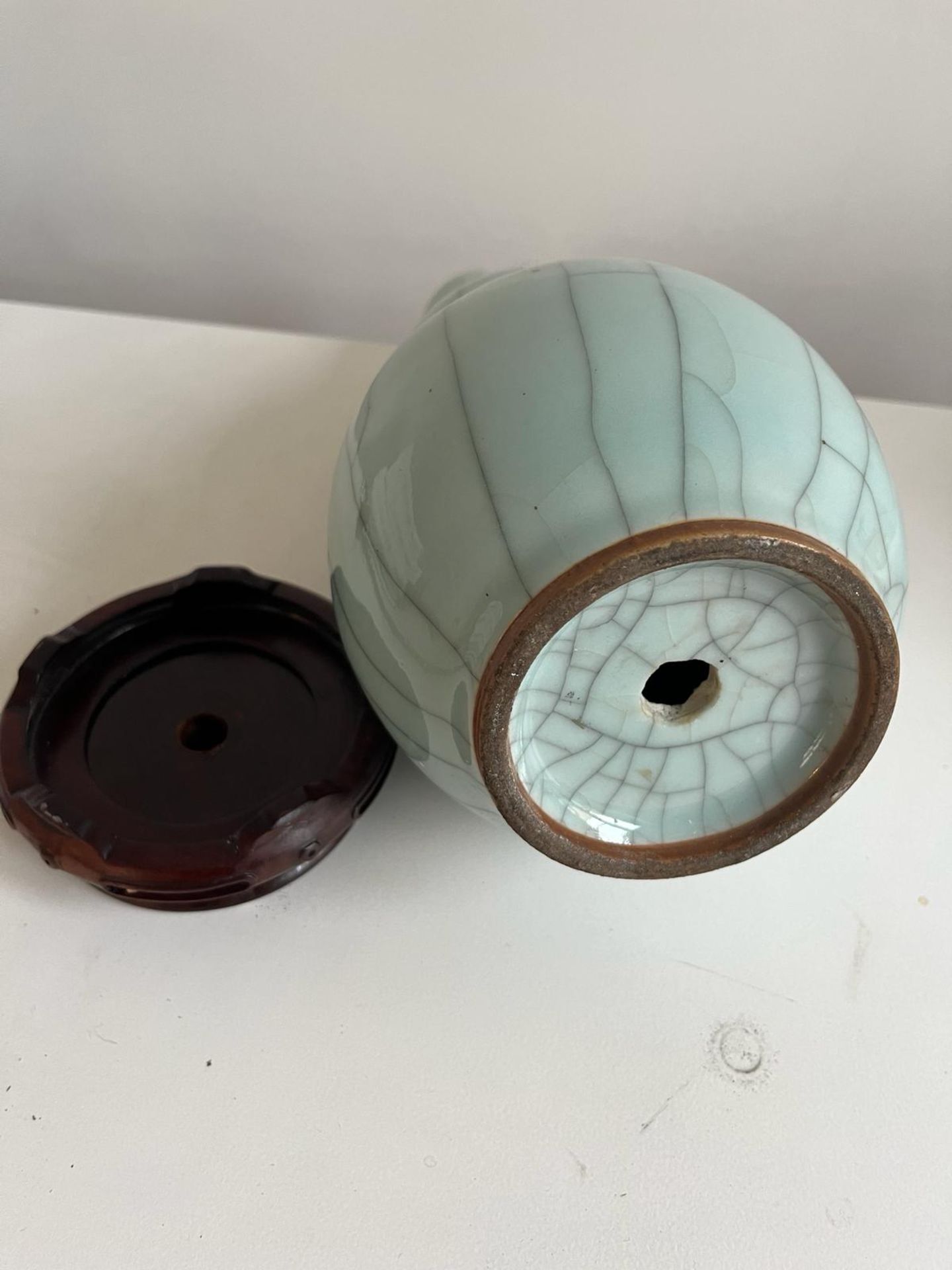 Vase Coloquinte de forme double gourde en porcelaine à glaçure monochrome céladon à large - Bild 5 aus 9