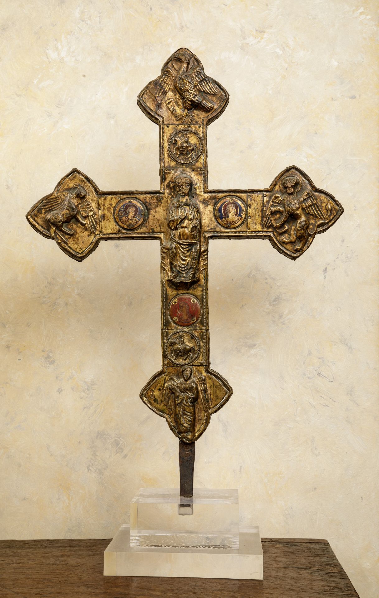 Croix de procession en cuivre Italie 14 eme siècle Ht 55cm x 39cm x 3cm Parfait état