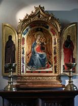 Grand triptyque florentin du milieu du 19 eme siècle représentant la Vierge et l'Enfant entourés des