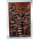 La comparution, panneau de bois de noyer sculpté 17 eme siècle 72x115x5cm