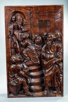 La comparution, panneau de bois de noyer sculpté 17 eme siècle 72x115x5cm