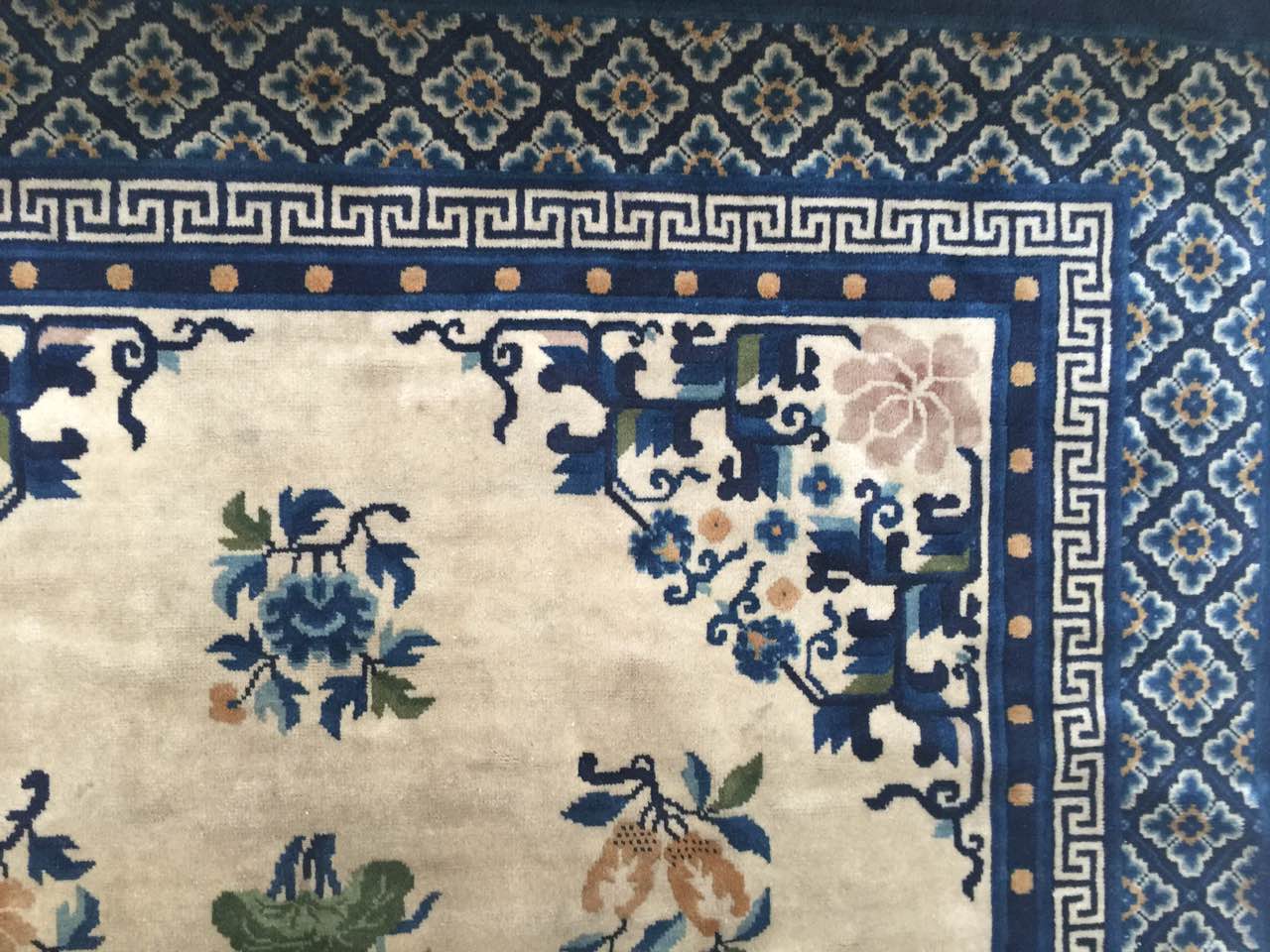 Tapis à décors de motifs floraux et bordures de trois frises géométrique Laine à teinture - Bild 4 aus 12