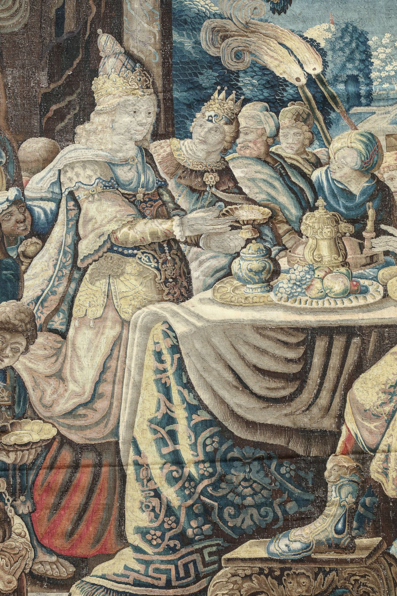 Tapisserie illustrant selon la légende le banquet de Cléopâtre tenant la perle prête à la - Bild 3 aus 7