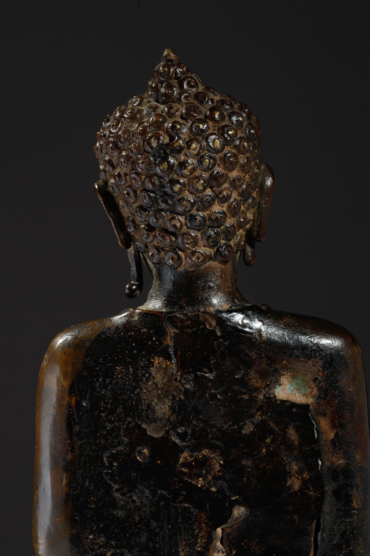 Buddha debout en posture hiératique, sur une base lotiforme , vêtu d’une robe monastique « - Image 6 of 6