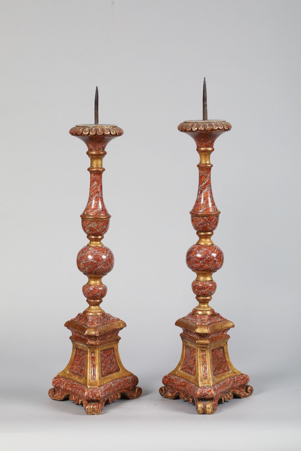 Paire de chandeliers en bois laqué “trompe œil” France 18 eme siècle 65 et 77cm - Bild 2 aus 3
