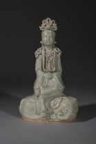 Kwan Yin assis en délassement sur l'éléphant bouddhique Fin grès porcelaineux à glaçure monochrome
