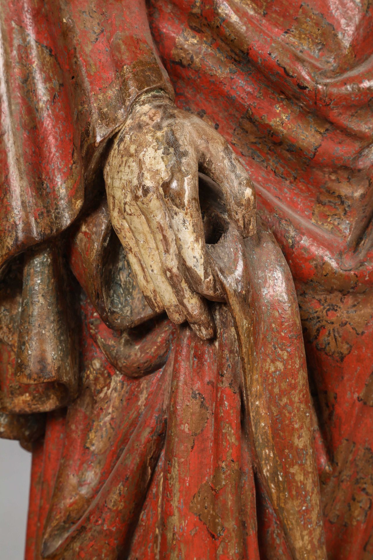 Sainte Barbe coiffée d'une longue chevelure maintenue par un bandeau ouvragé et retombant en larges - Image 5 of 8