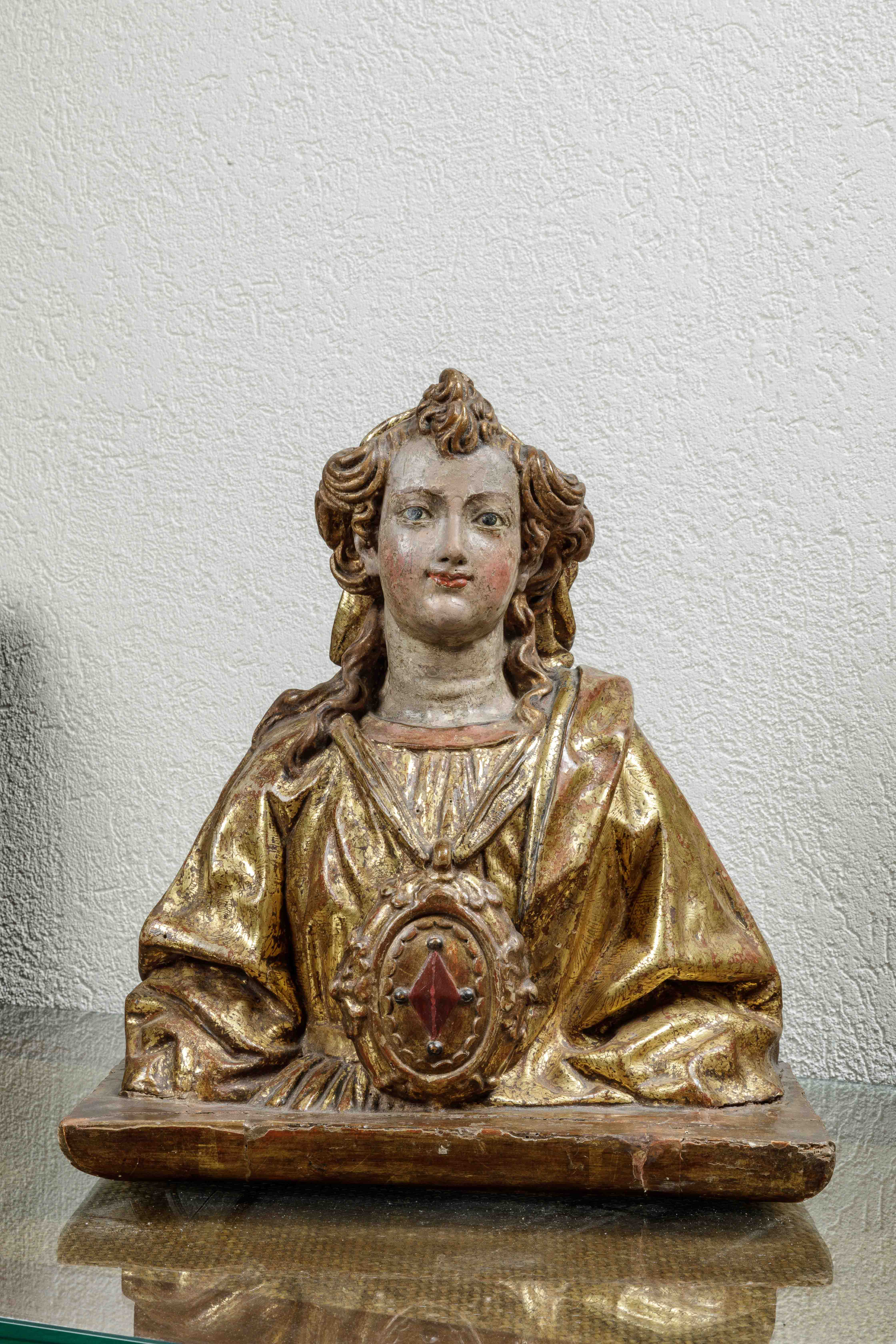 Buste de Sainte Bois de tilleul doré et polychromé Epoque flamande 16 eme siècle Ht 37 Provenance - Bild 2 aus 4
