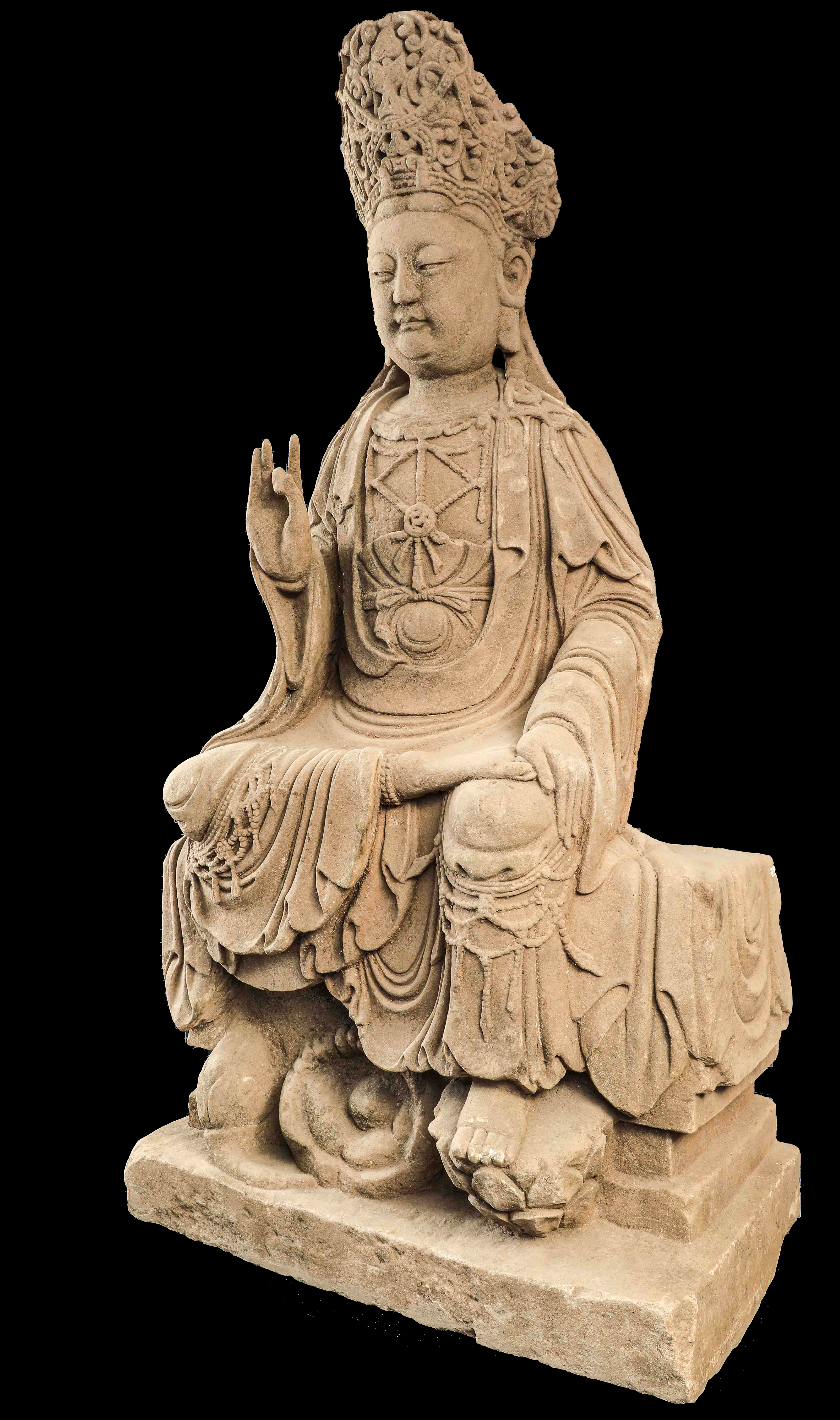 Le Boddhisattva Kwan yin assis en déplacement à l’européenne , vêtu de la robe monastique - Image 2 of 2