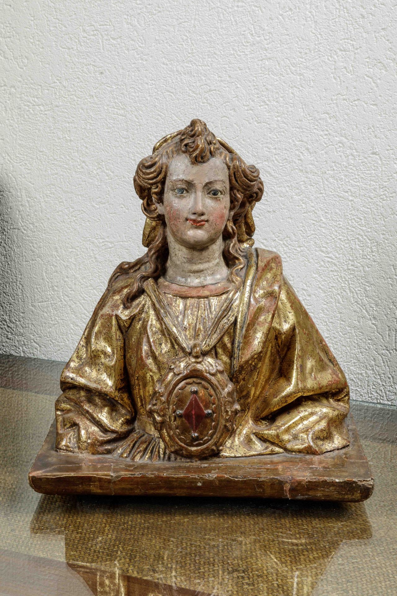 Buste de Sainte Bois de tilleul doré et polychromé Epoque flamande 16 eme siècle Ht 37 Provenance