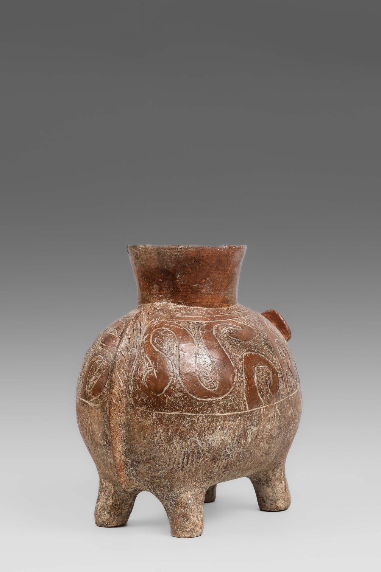 Vase zoomorphe figurant un éléphant à l’arrêt, l’ouverture du coll sur son dos Terre cuite ocre brun - Bild 3 aus 5